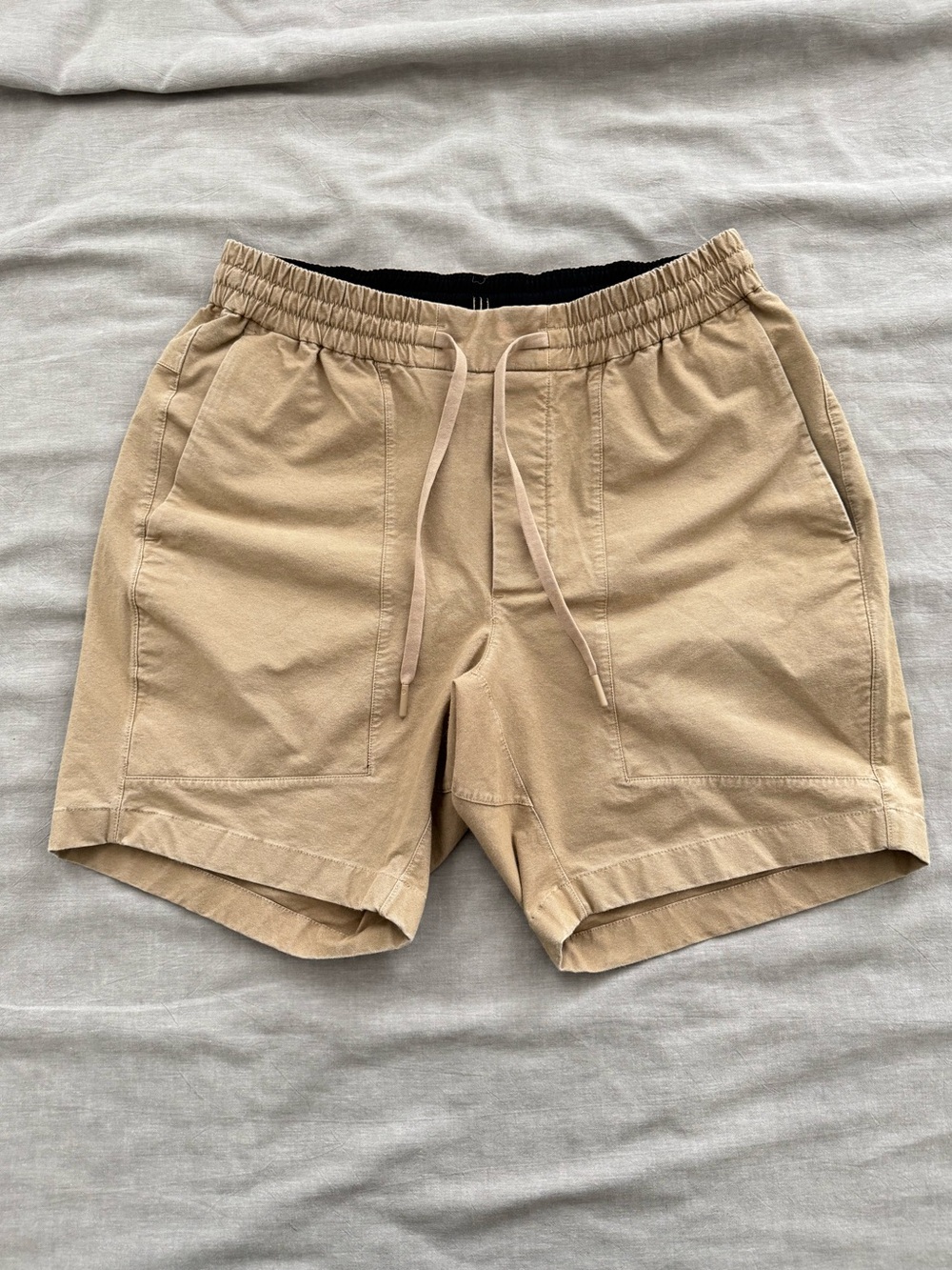 lululemon athletica Bowline Stretch Cotton Versatwill Flat Front Khaki Shorts 8”